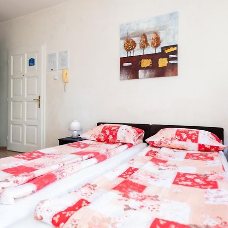 Momo'S Studio Apartment Subotica Bagian luar foto
