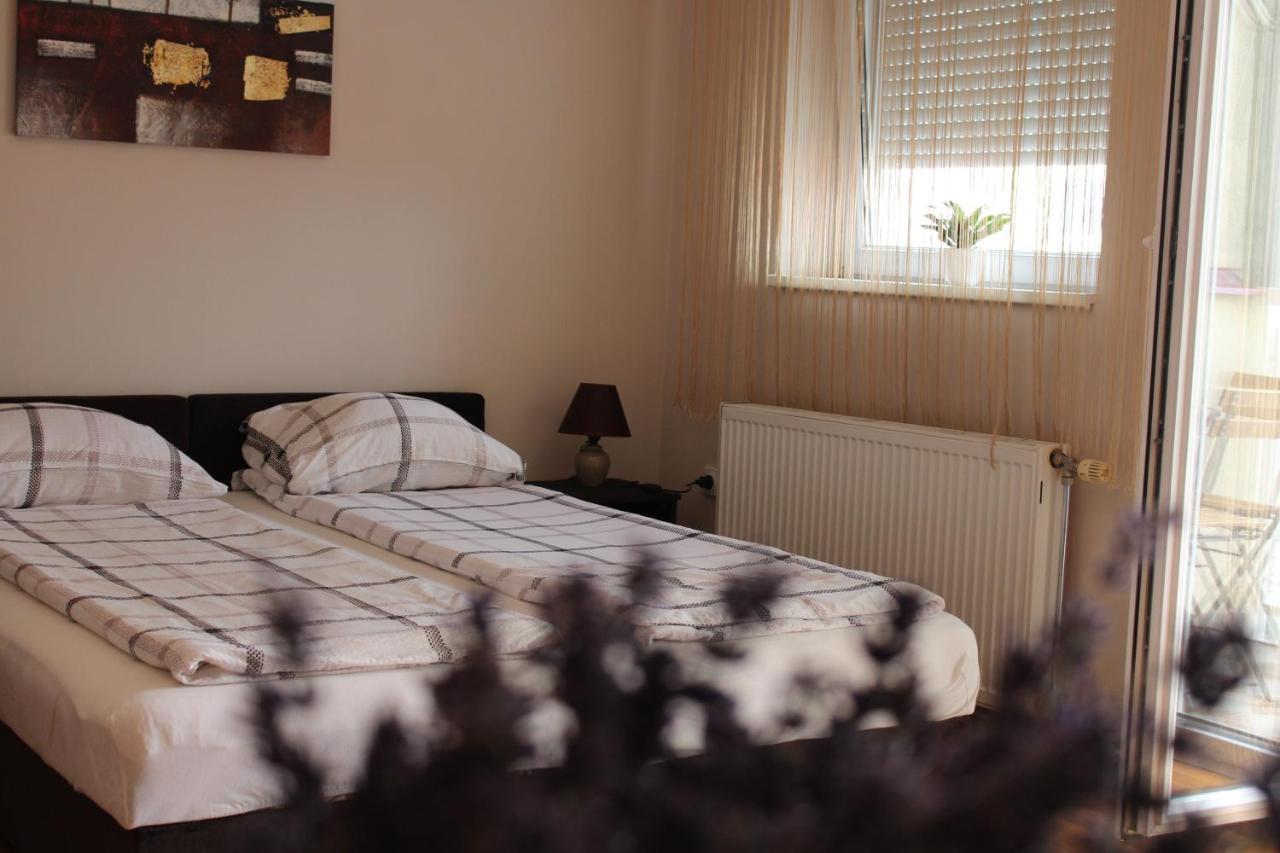 Momo'S Studio Apartment Subotica Bagian luar foto
