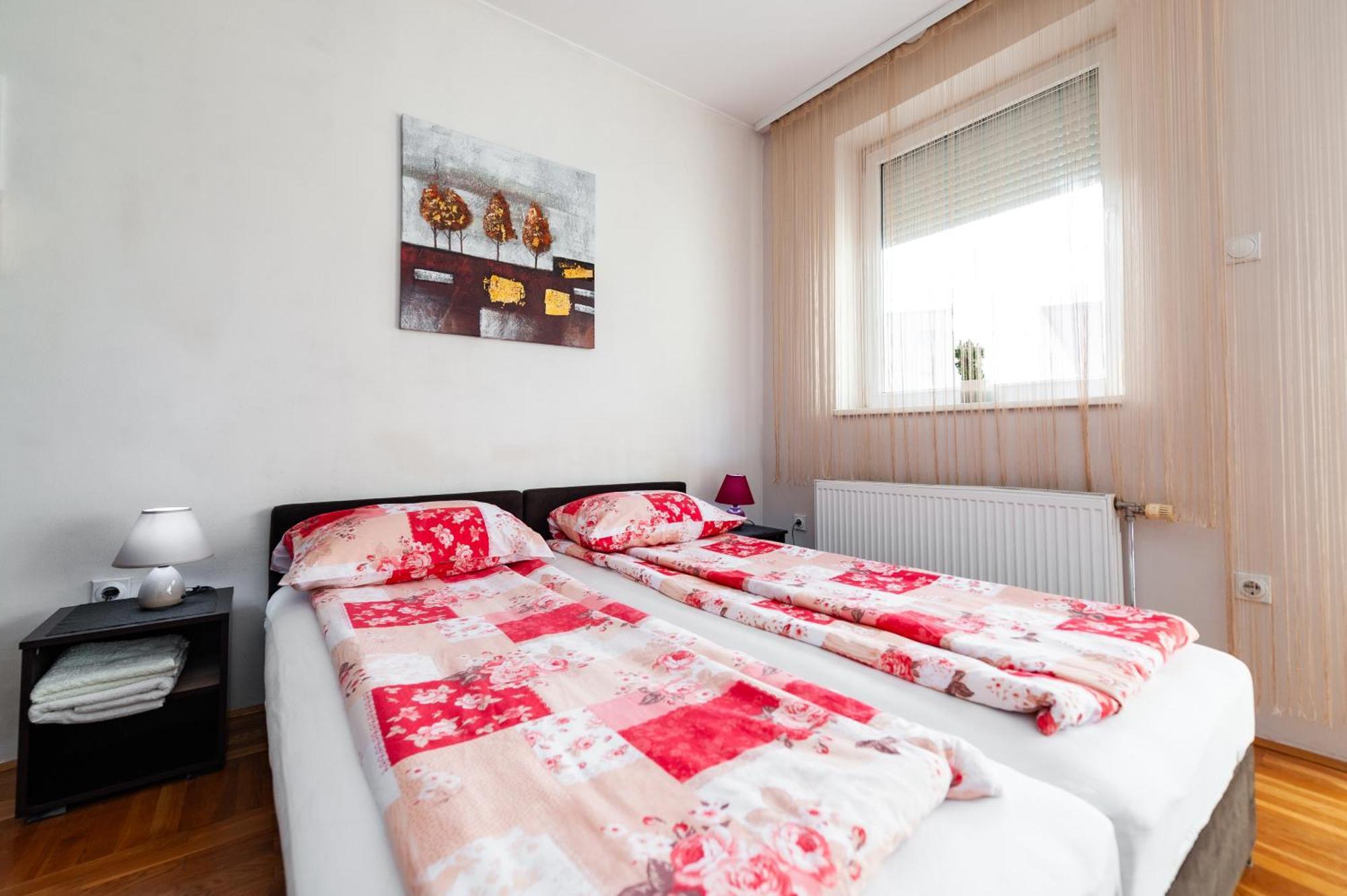 Momo'S Studio Apartment Subotica Bagian luar foto