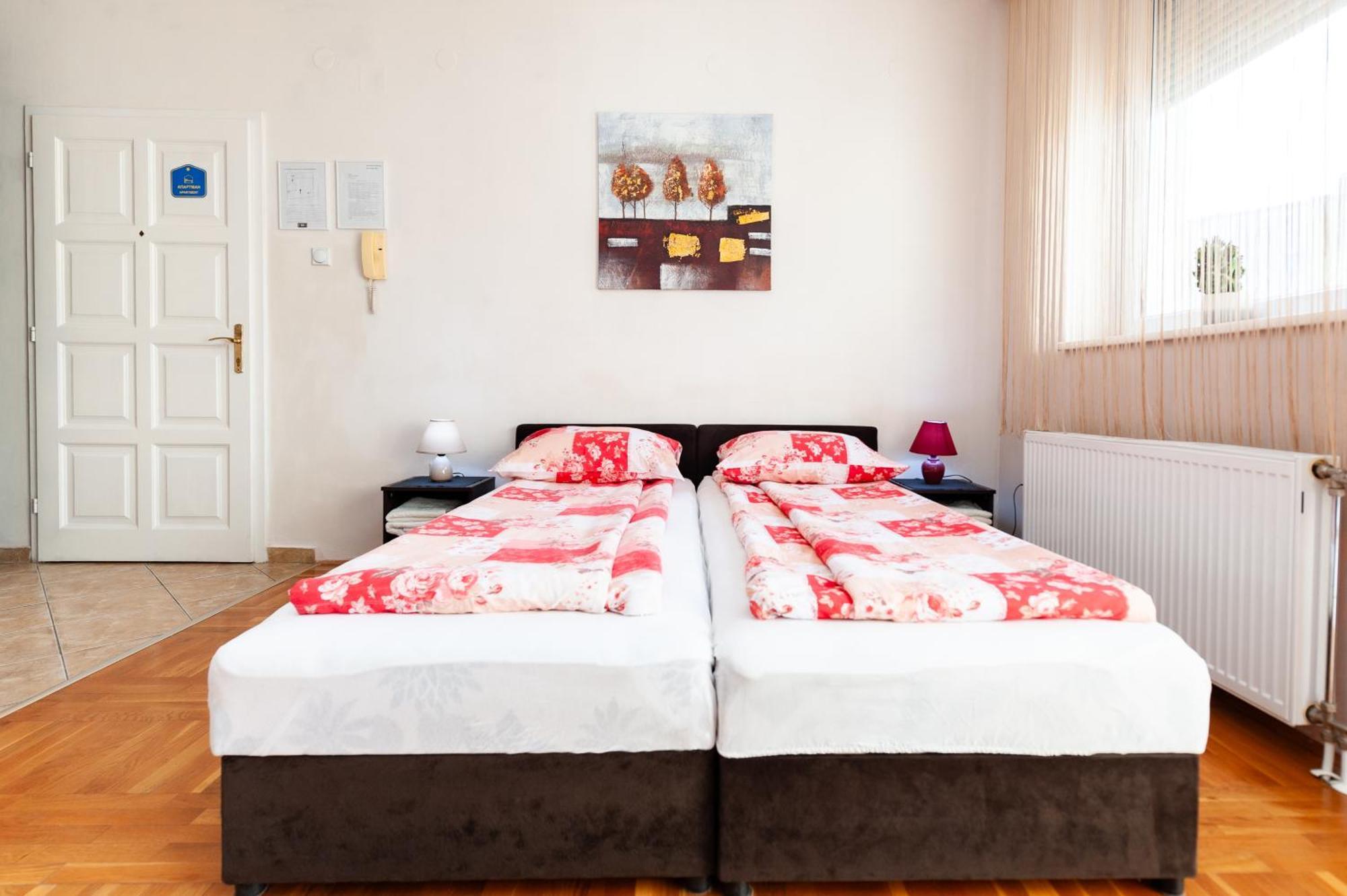 Momo'S Studio Apartment Subotica Bagian luar foto